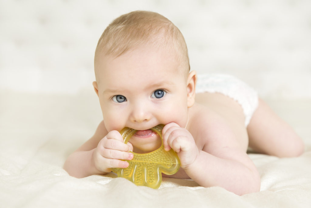 Wie lange dauert das Zahnen beim Baby